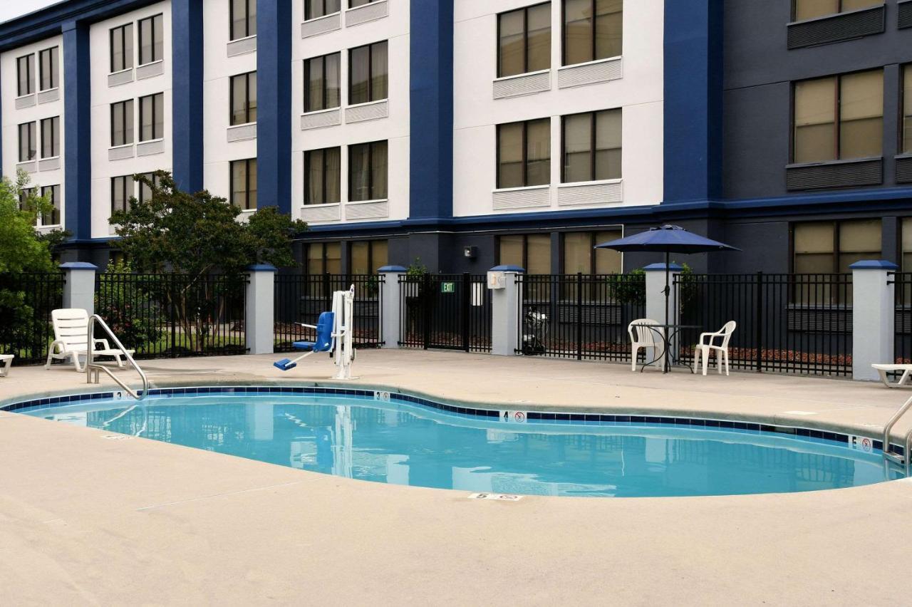 Clarion Pointe Jacksonville Near Camp Lejeune Exteriör bild